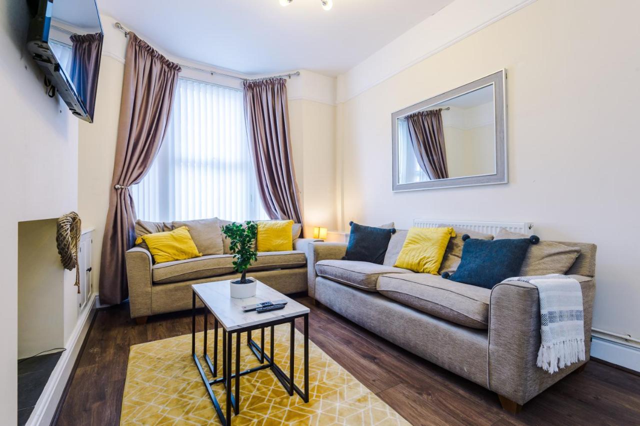 Willa Finchley House Lovely House In Anfield, 2 Minutes Walk From The Stadium, Parking And Wifi Liverpool Zewnętrze zdjęcie